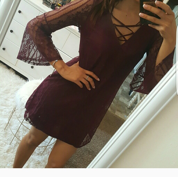 Dresses - Picture 2 of 4